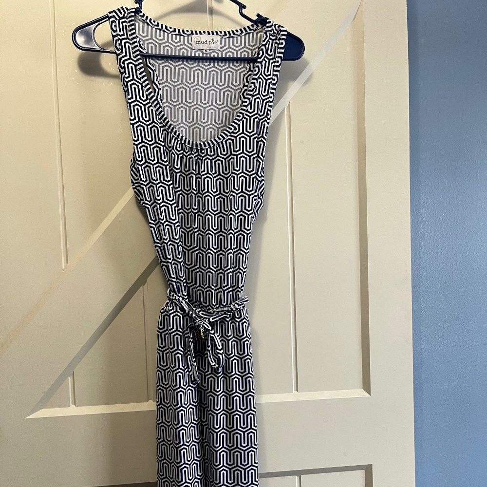 Sleeveless dress